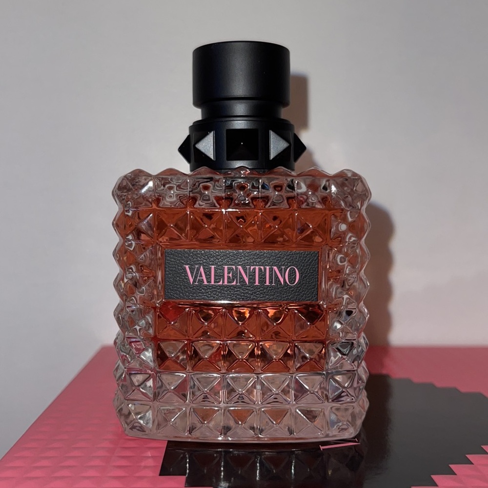 Valentino Donna Born In Roma
